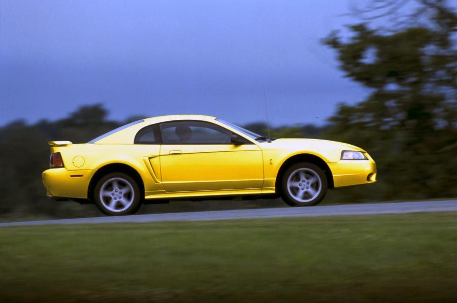  Ford Mustang SVT Cobra 1999 года  (фото 21 из 32)